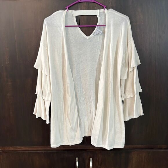 Belle & Sky Cream Tiered Sleeve Light Weight Cardigan Size Small - Picture 2 of 7
